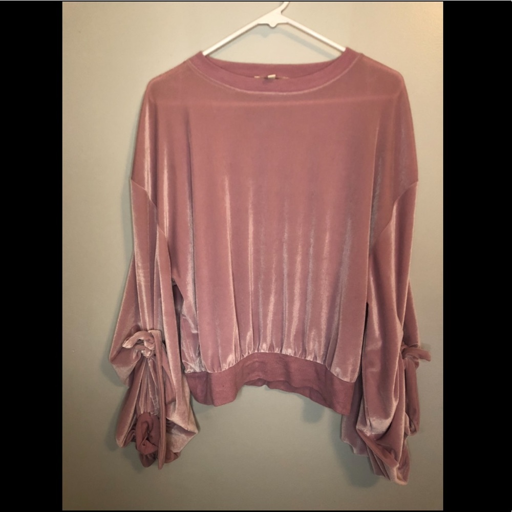Velvet puffy sleeve blouse